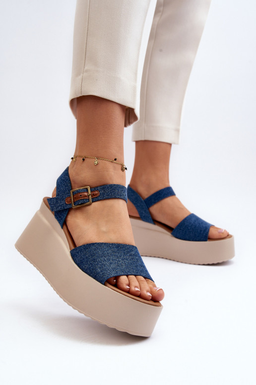Jeans-Plateausandalen in blauer Farbe... Jeans-Plateausandalen in blauer Farbe...