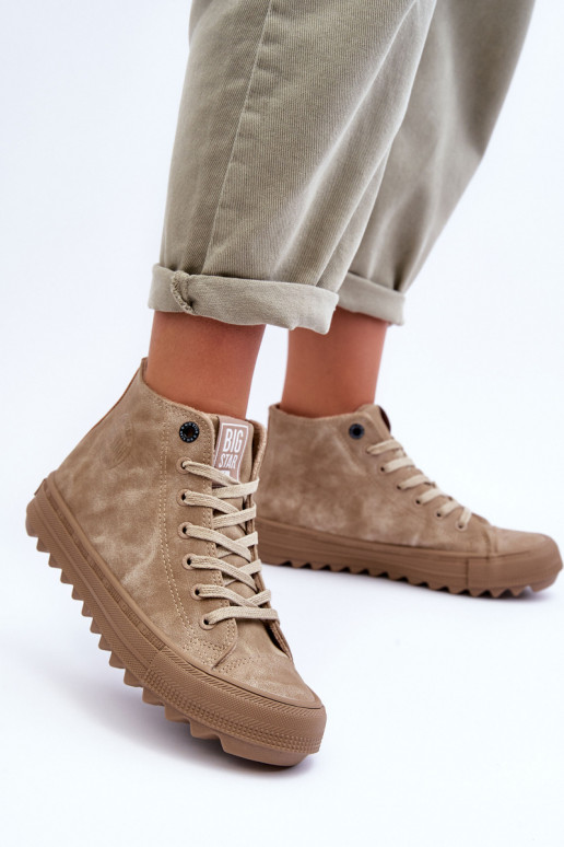 Freizeitschuhe Big Star isoliert beige Freizeitschuhe Big Star isoliert beige