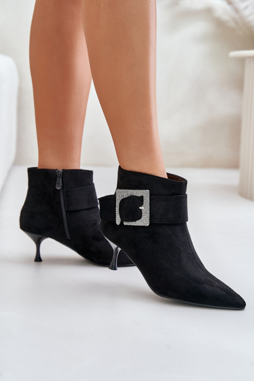 Damenstiefel mit dünnen Absätzen dekorieren mit Schnallen schZuarze Farbe Nirilis Damenstiefel mit dünnen Absätzen dekorieren mit Schnallen schZuarze Farbe Nirilis