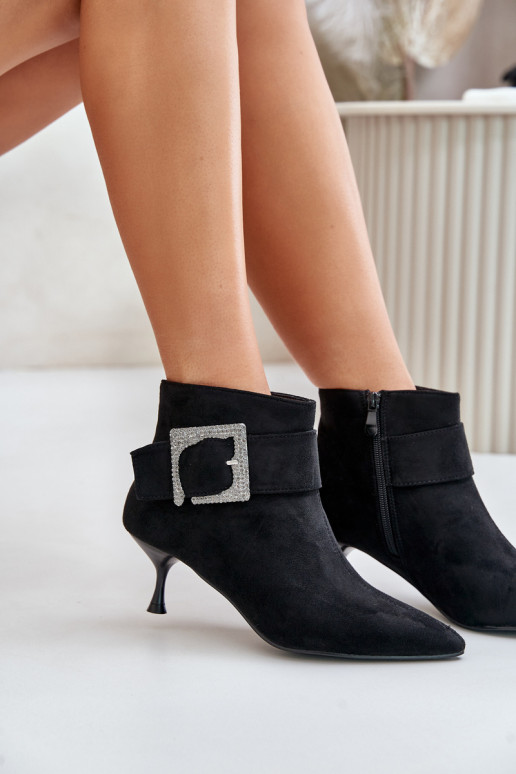 Damenstiefel mit dünnen Absätzen dekorieren mit Schnallen schZuarze Farbe Nirilis Damenstiefel mit dünnen Absätzen dekorieren mit Schnallen schZuarze Farbe Nirilis
