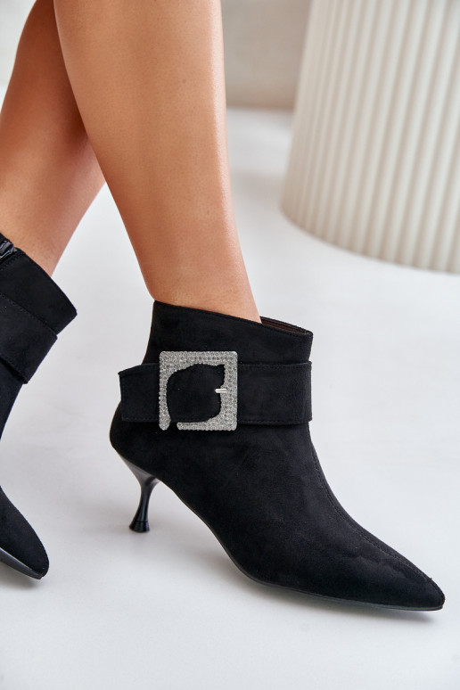 Damenstiefel mit dünnen Absätzen dekorieren mit Schnallen schZuarze Farbe Nirilis Damenstiefel mit dünnen Absätzen dekorieren mit Schnallen schZuarze Farbe Nirilis