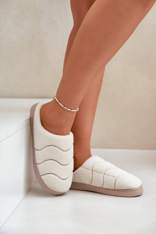 Warme Hausschuhe mit Fell in beige Vamirae