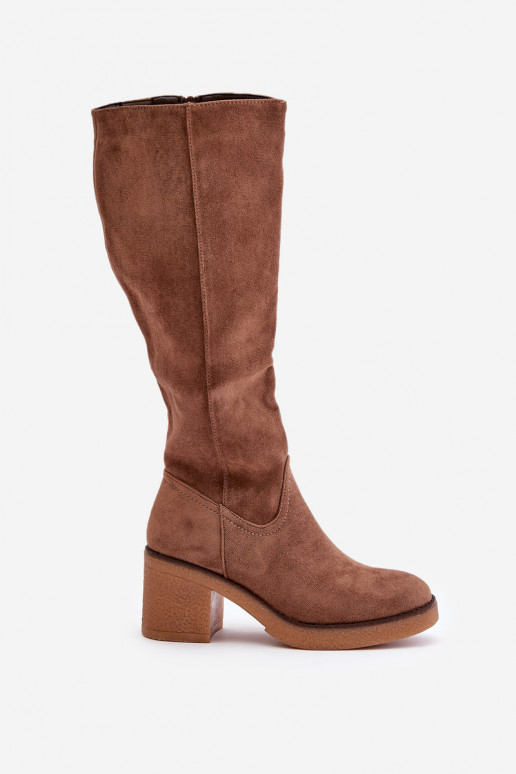 Gefütterte Langschaftstiefel mit Absatz aus Öko-Wildleder in Braun Leamirael