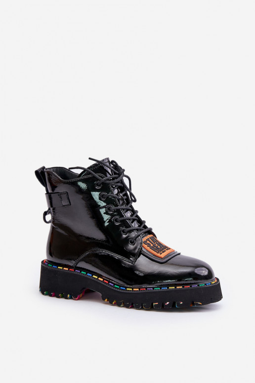 Lackierte, gefütterte Stiefel in Schwarz Artiker