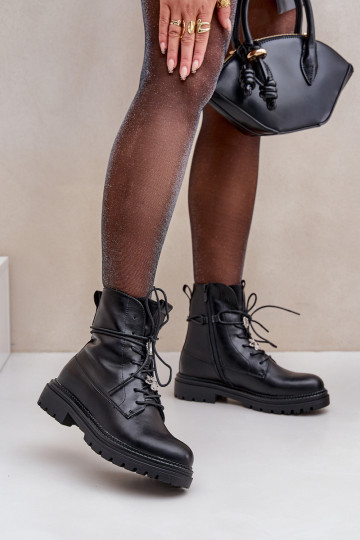 Wärmende Ankle Boots mit Schnallen und Schnürsenkeln in Schwarz Irivina 2