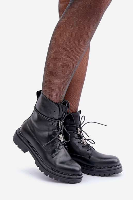 Wärmende Ankle Boots mit Schnallen und Schnürsenkeln in Schwarz Irivina