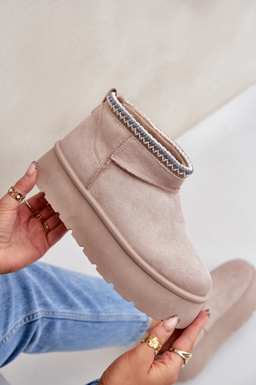 Schneestiefel mit einer Plattform Mit Dekorationen Haftem elfenbeinfarbe Heslania Schneestiefel mit einer Plattform Mit Dekorationen Haftem elfenbeinfarbe Heslania