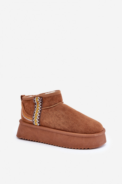 Schneestiefel mit einer Plattform mit Schriften braune Farbe Udra Schneestiefel mit einer Plattform mit Schriften braune Farbe Udra