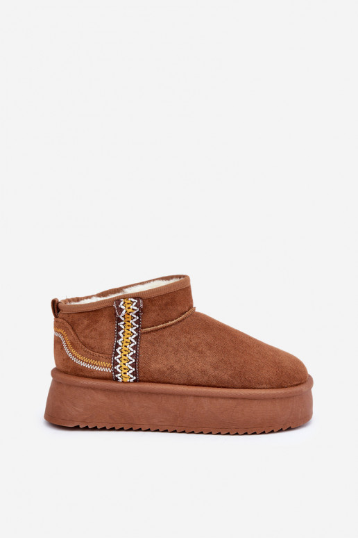 Schneestiefel mit einer Plattform mit Schriften braune Farbe Udra Schneestiefel mit einer Plattform mit Schriften braune Farbe Udra