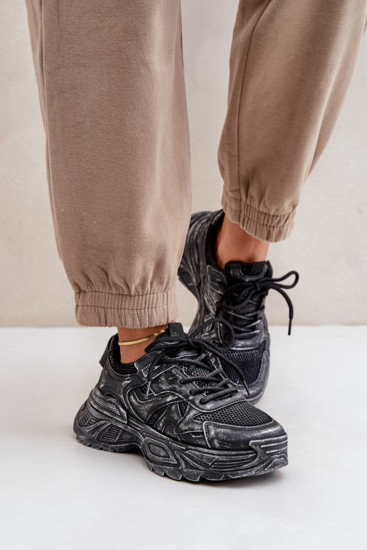 Sneaker-Stil Stiefel für Damen mit Used-Look und Plattform in schwarzer Ausführung von SeladĮen