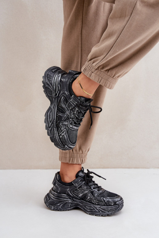 Sneaker-Stil Stiefel für Damen mit Used-Look und Plattform in schwarzer Ausführung von SeladĮen