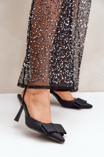 Glänzende Schuhe mit hohen Absätzen mit Bändern schZuarze Farbe Gredan