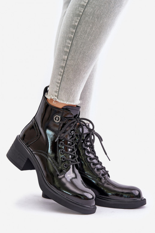 Obermaterial aus Leder, lackierte und... Obermaterial aus Leder, lackierte und...