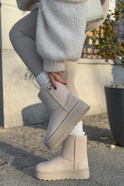 Hohe Schneestiefel mit Plattform Big... Hohe Schneestiefel mit Plattform Big...