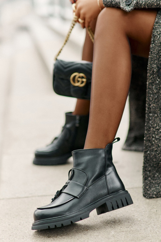 Lederstiefeletten mit Ornamenten,... Lederstiefeletten mit Ornamenten,...