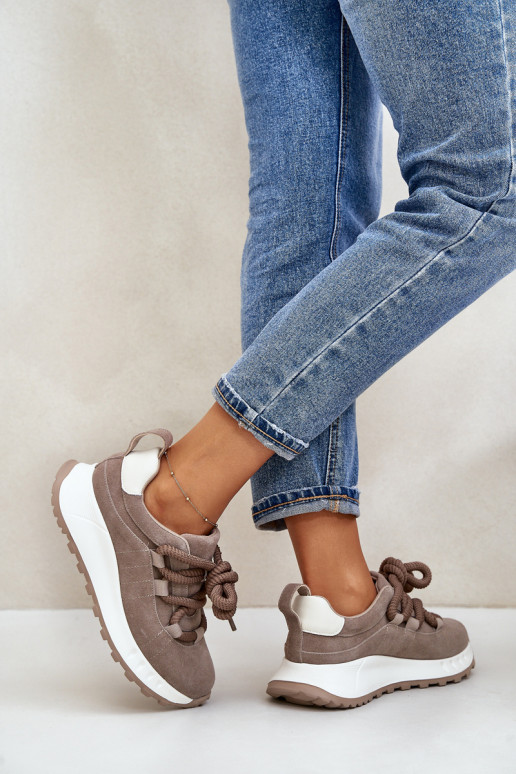 Wildleder Sneakers in Sandfarbe Wildleder Sneakers in Sandfarbe