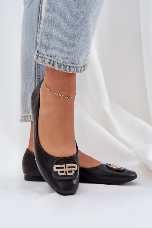 Ballerinas Auf flacher Sohle mit Ornamenten schZuarze Farbe Ainoria