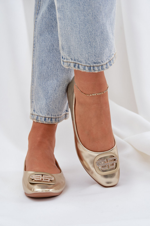 Ballerinas Auf flacher Sohle mit Ornamenten goldene Farbe Ainoria