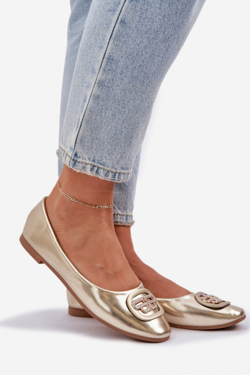 Ballerinas Auf flacher Sohle mit Ornamenten goldene Farbe Ainoria