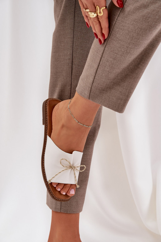 Hausschuhe Auf flacher Sohle dekorieren Kokardką Zueiße Farbe Deonelis