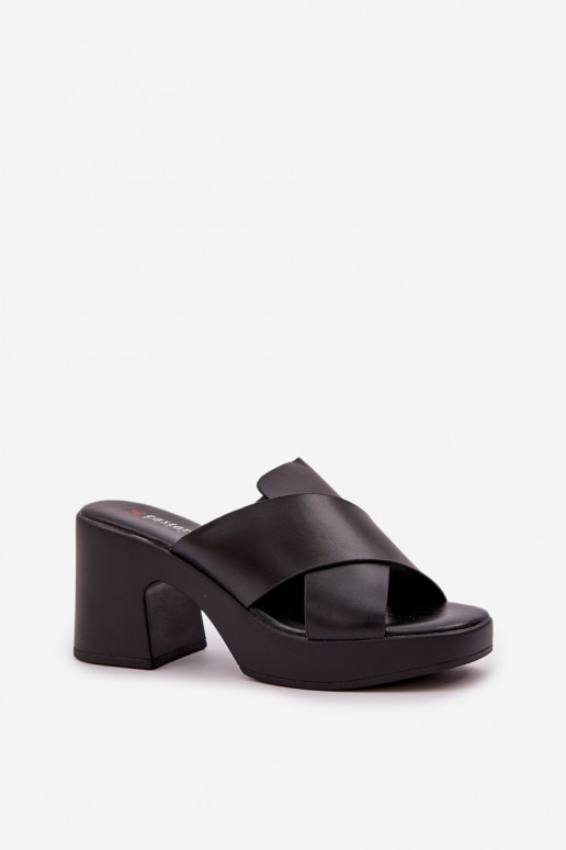 Leichte Hausschuhe mit Absätzen aus Öko-Leder schZuarze Farbe Kacaria Leichte Hausschuhe mit Absätzen aus Öko-Leder schZuarze Farbe Kacaria