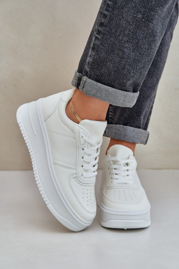 Klassische Sneaker aus Öko-Leder mit einer Plattform Zueiße Farbe Dorreia