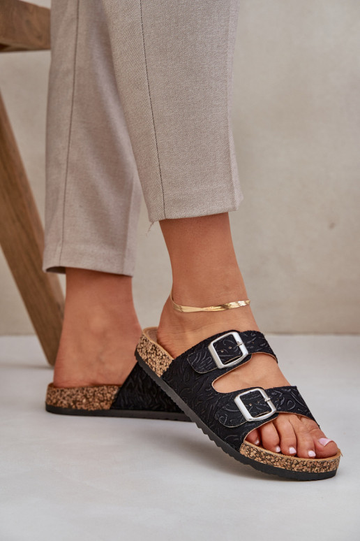 Hausschuhe Auf einer Korksohle mit Schnallen schZuarze Farbe Atera  Hausschuhe Auf einer Korksohle mit Schnallen schZuarze Farbe Atera