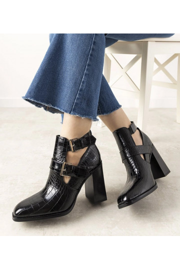 Schwarze Stiefeletten mit...