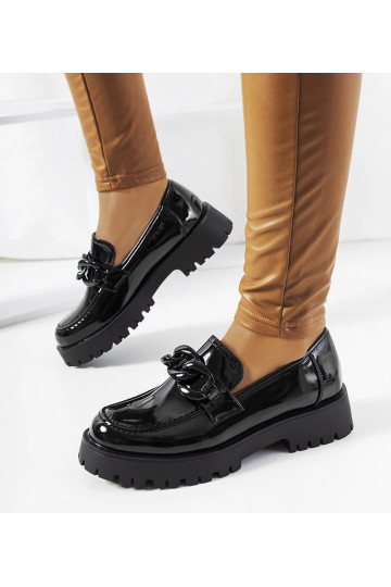 Schwarze Lackschuhe mit...