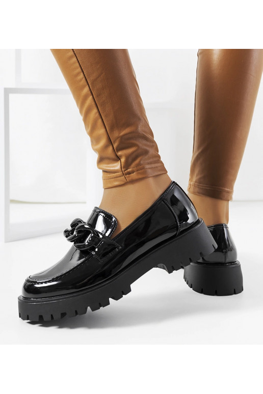 Schwarze Lackschuhe mit dicker Sohle...