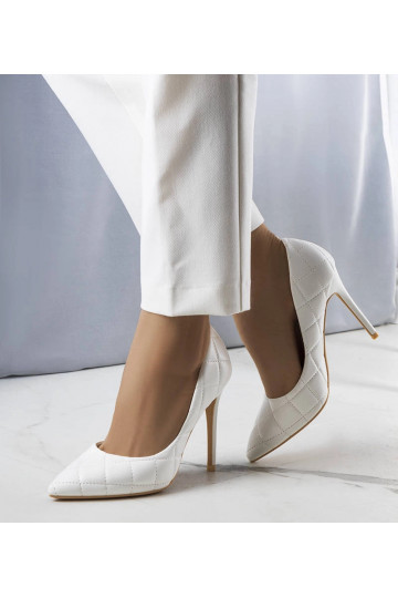 Weiße gesteppte Lore-Pumps