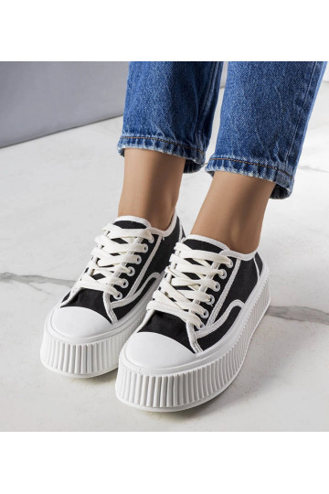 Schwarze Plateau-Sneakers... 2