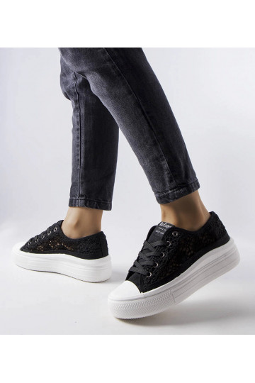 Schwarze Lee Cooper...