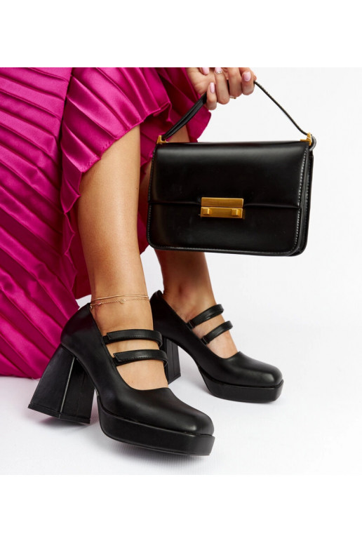 Chers schwarze Pumps mit klobigem...