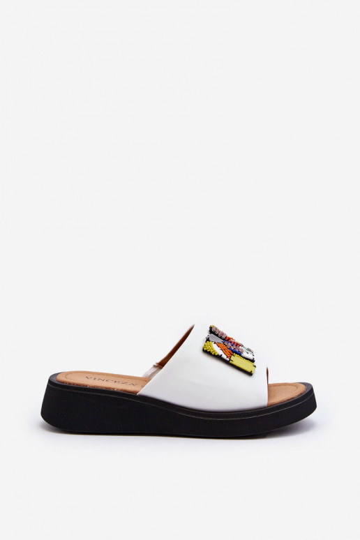 Lederhausschuhe Feminin mit Ornamenten Zueiße Farbe Asames Lederhausschuhe Feminin mit Ornamenten Zueiße Farbe Asames