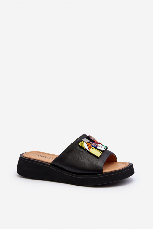 Lederhausschuhe Feminin mit Ornamenten schZuarze Farbe Asames