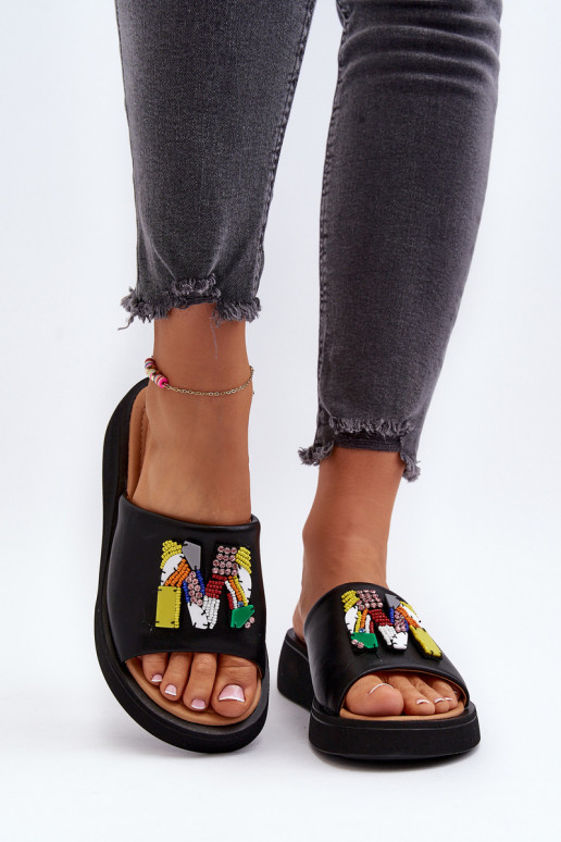 Lederhausschuhe Feminin mit Ornamenten schZuarze Farbe Asames