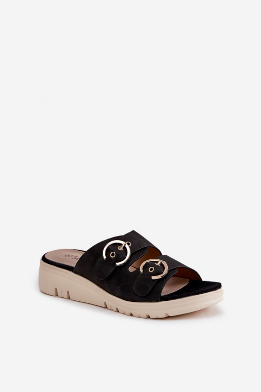 Damenhausschuhe Auf einem Keil mit Schnallen schZuarze Farbe Hellexia  Damenhausschuhe Auf einem Keil mit Schnallen schZuarze Farbe Hellexia