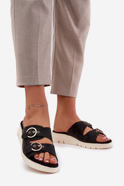 Damenhausschuhe Auf einem Keil mit Schnallen schZuarze Farbe Hellexia  Damenhausschuhe Auf einem Keil mit Schnallen schZuarze Farbe Hellexia