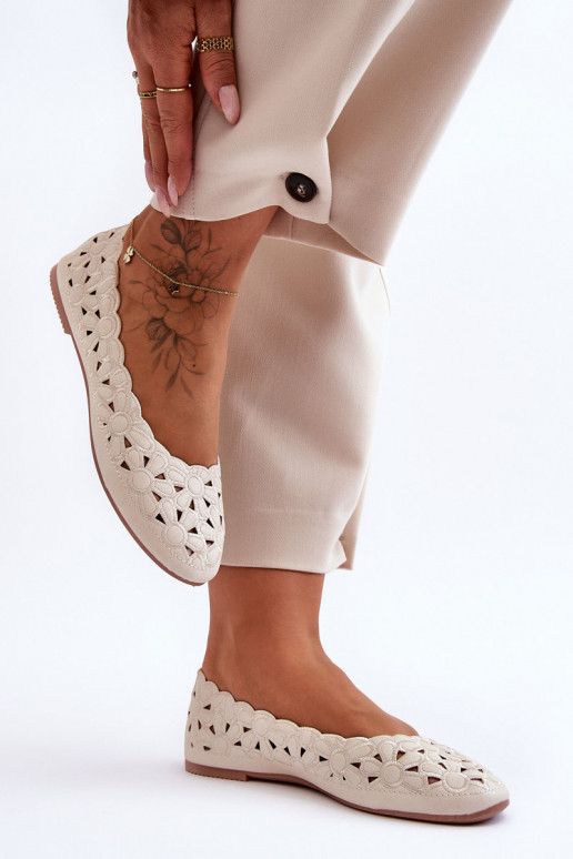 Glänzende durchbrochene Schuhe Beige Visionary