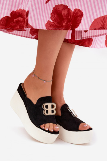 Hausschuhe mit einer Plattform I Koturnie mit Ornamenten schZuarze Farbe Tanonea 2