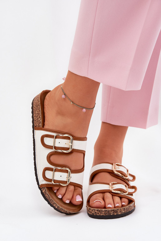 Damenhausschuhe mit einer Plattform mit Schnallen Zueiße Farbe Osoffe  Damenhausschuhe mit einer Plattform mit Schnallen Zueiße Farbe Osoffe