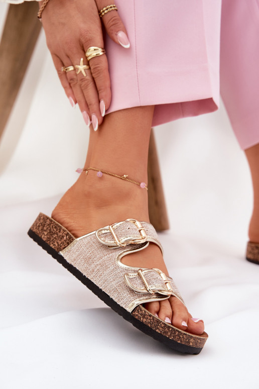 Damenhausschuhe mit einer Plattform mit Schnallen goldene Farbe Osoffe  Damenhausschuhe mit einer Plattform mit Schnallen goldene Farbe Osoffe