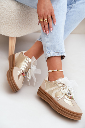 Sneakers Stilvollllschuhe Feminin mit einer Plattform mit schönen Details Beige-goldene Farbe Vinness