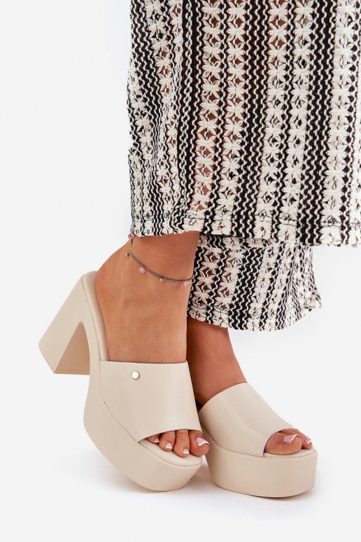 Feminin Hausschuhe aus Öko-Leder mit Absätzen und Plattform elfenbeinfarbe Tamirella Feminin Hausschuhe aus Öko-Leder mit Absätzen und Plattform elfenbeinfarbe Tamirella