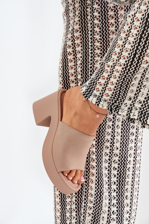 Damenhausschuhe mit Absätzen und Plattform Khaki-Farbe Omeisa Damenhausschuhe mit Absätzen und Plattform Khaki-Farbe Omeisa