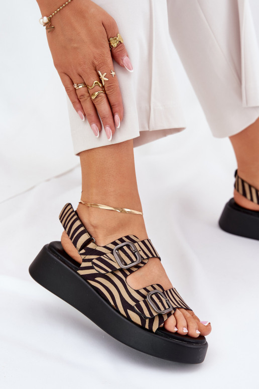 Damensandalen mit einer Plattform I Koturnie mit Schnallen Zebra Beige-schZuarze Farbe Genorre Damensandalen mit einer Plattform I Koturnie mit Schnallen Zebra Beige-schZuarze Farbe Genorre