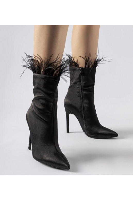 Schwarze Stiefeletten mit Federn Selvena